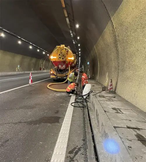 南平隧道排水渠清淤